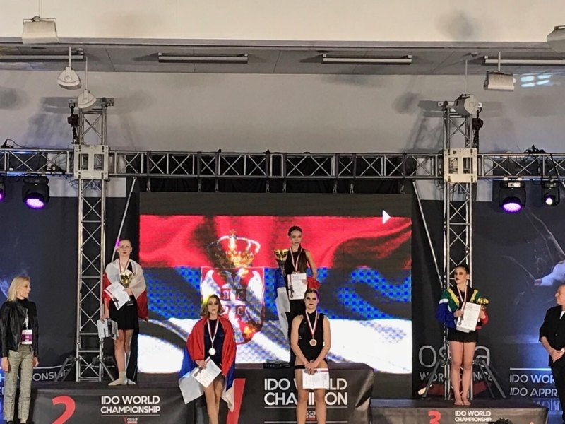 Српкиња поново на крову света